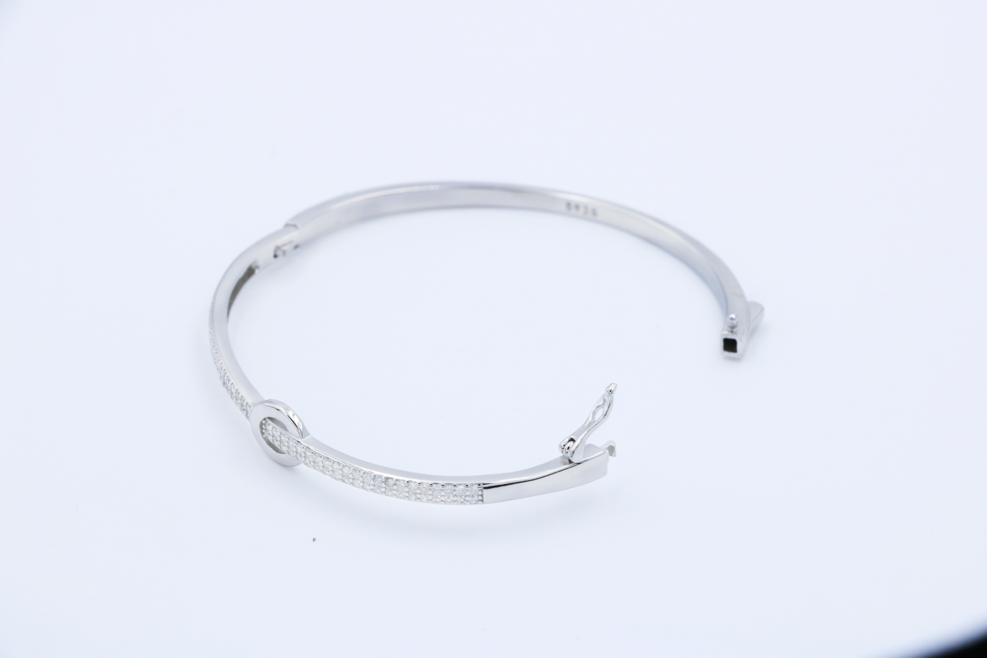 Circle Poise Bracelet