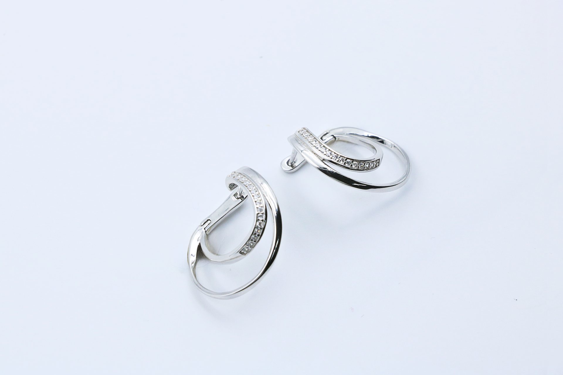 Fluid Arc Hoops