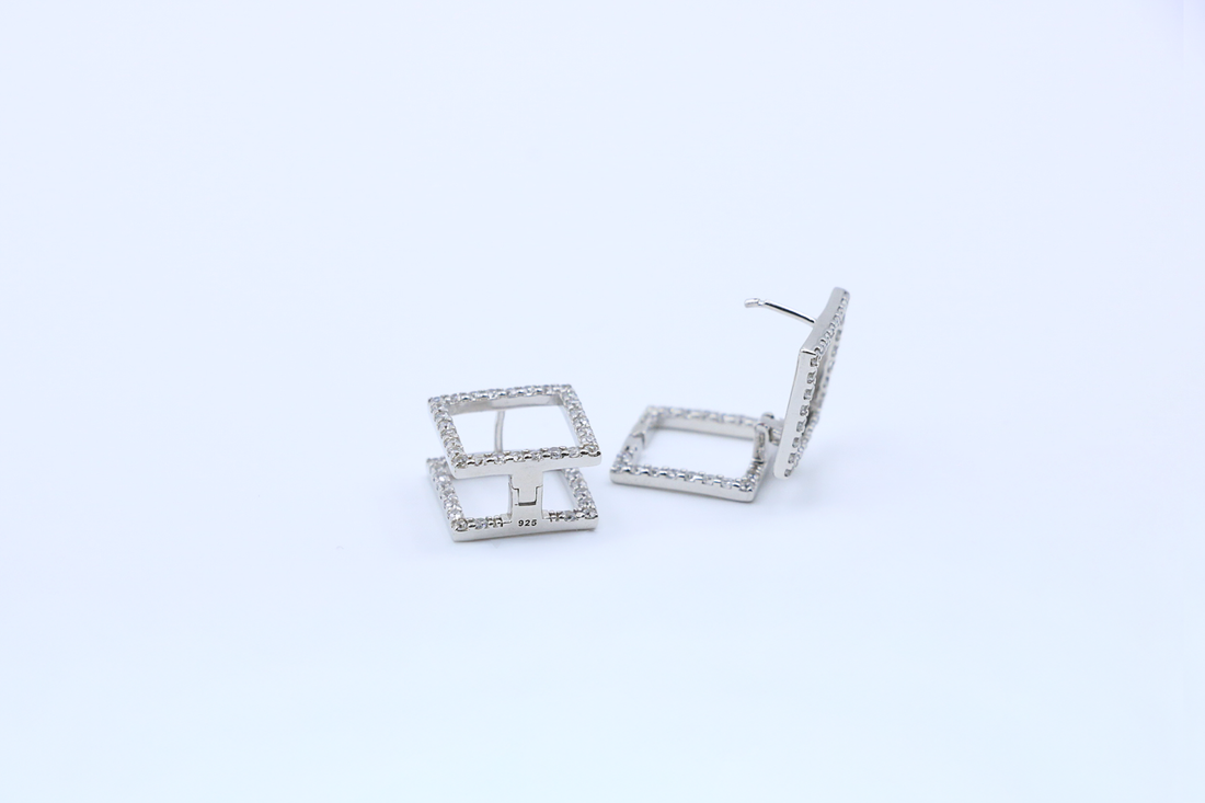 Metro Muse Studs