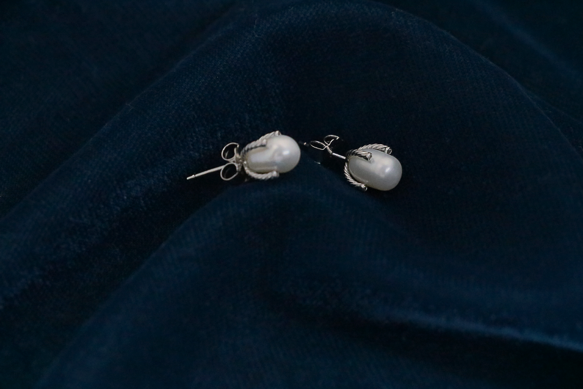 Tide Pearl Studs