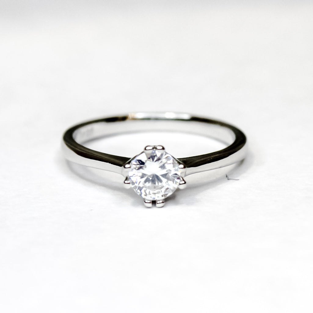 Starlume Solitaire Ring