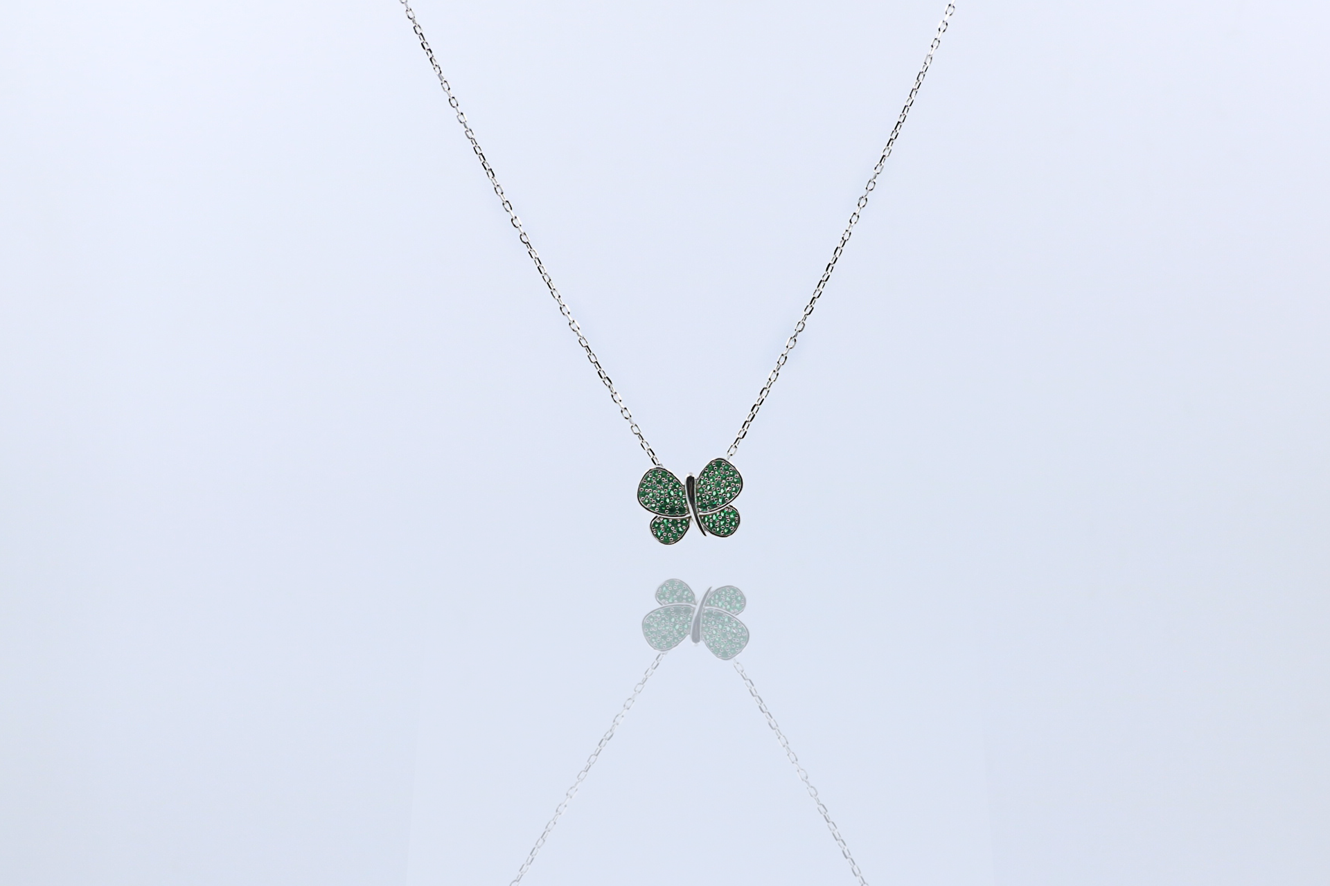 Clover Breeze Pendant