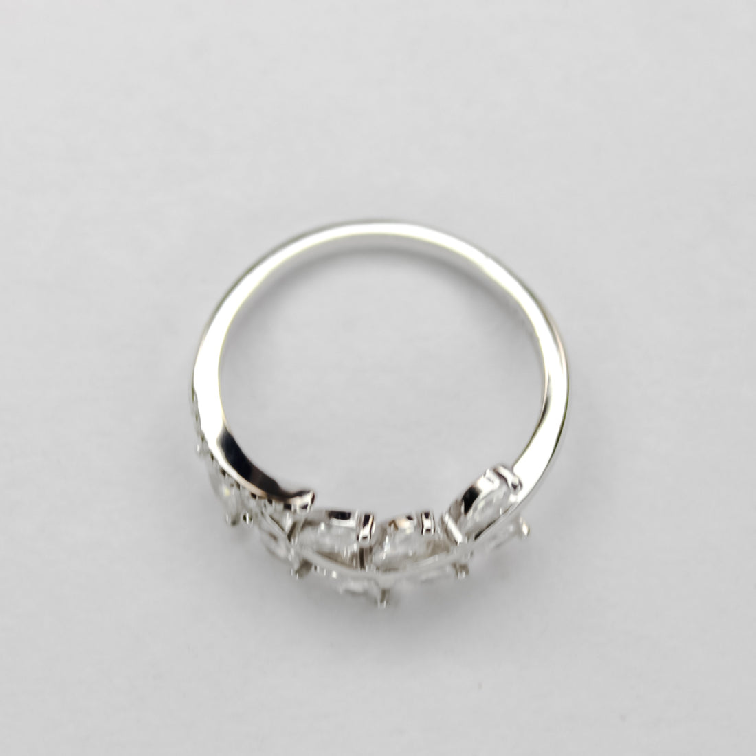 Elara Leaf Ring