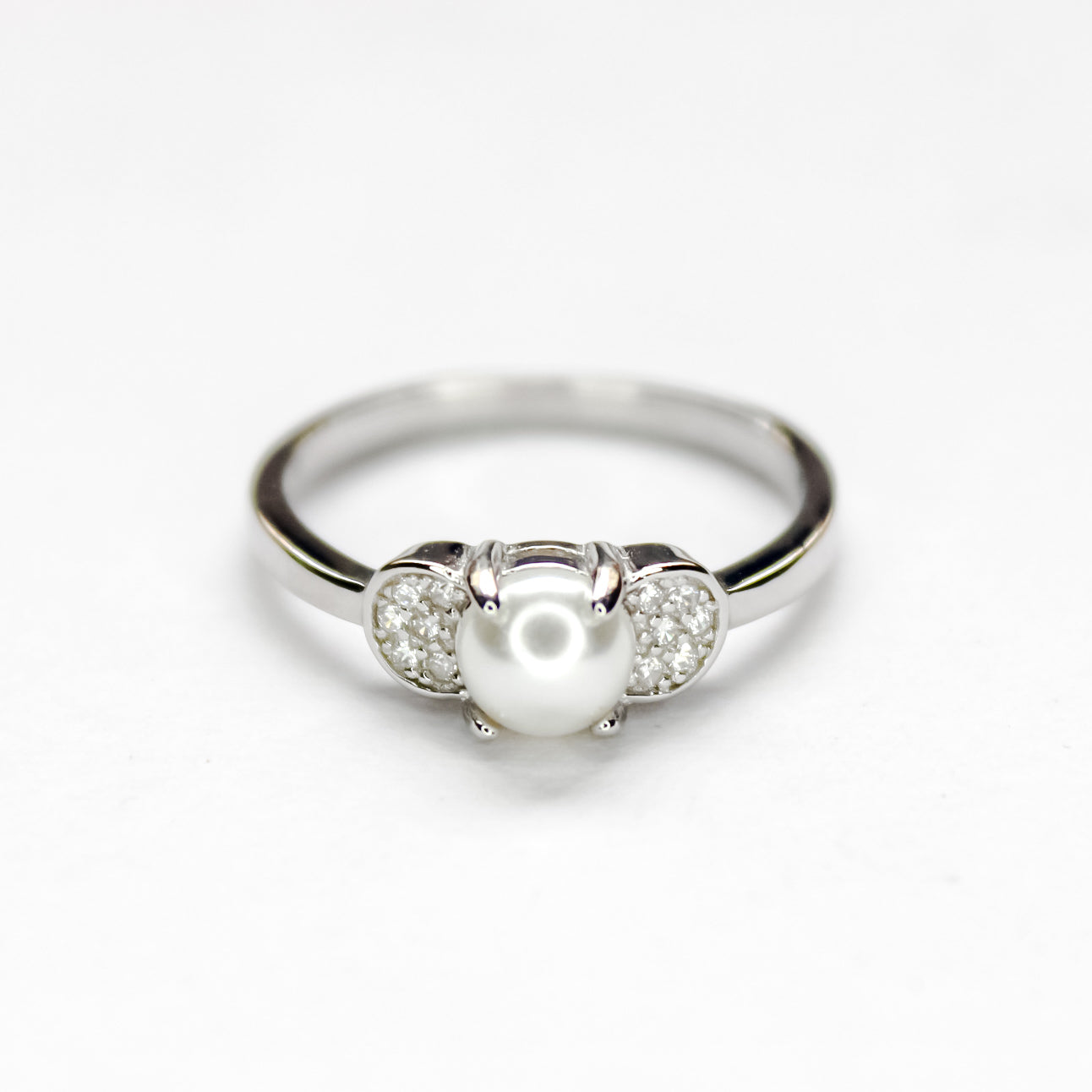 Pearlista Embrace Ring