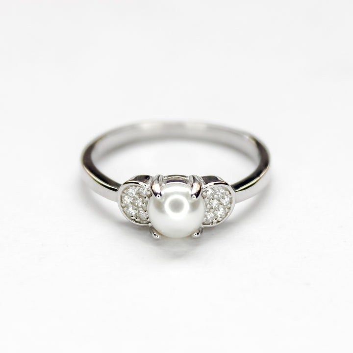 Pearlista Embrace Ring