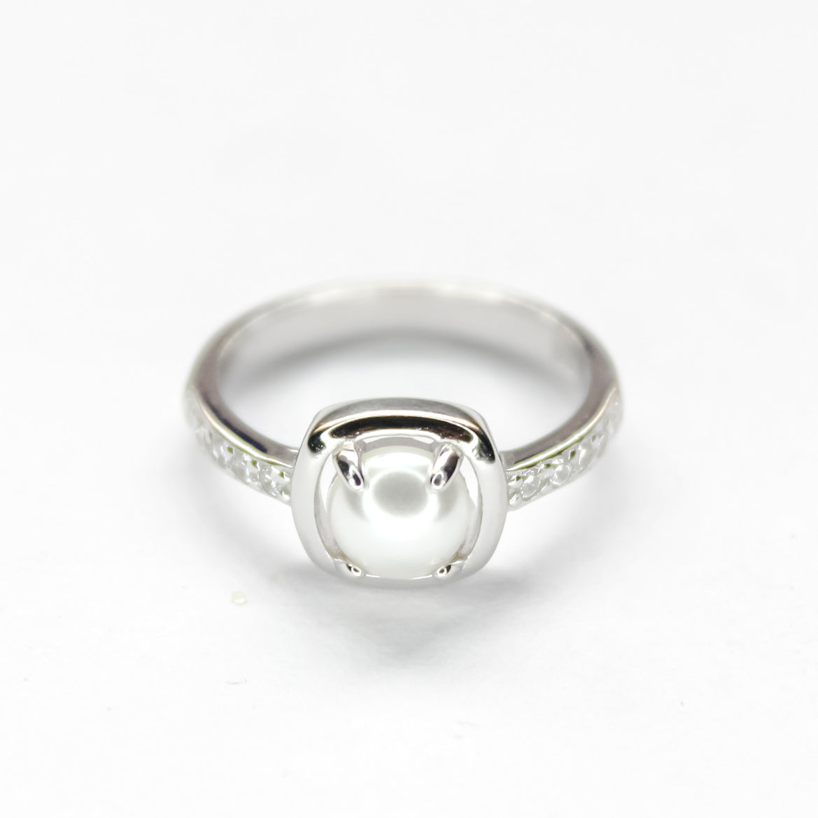 Pearl ASquare Ring