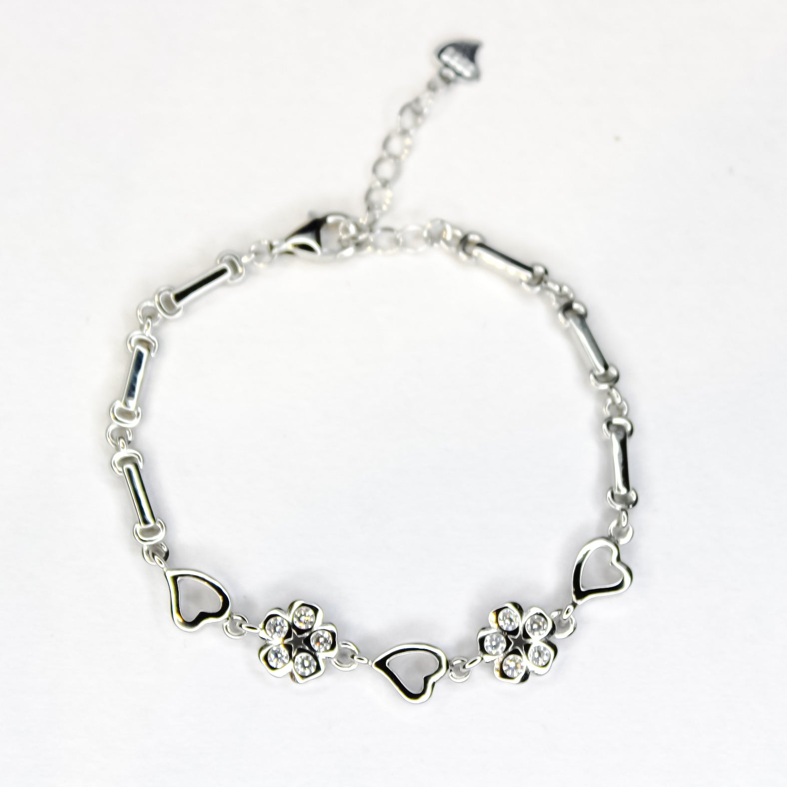 Amorisa Petal Bracelet (Thin Wrist)