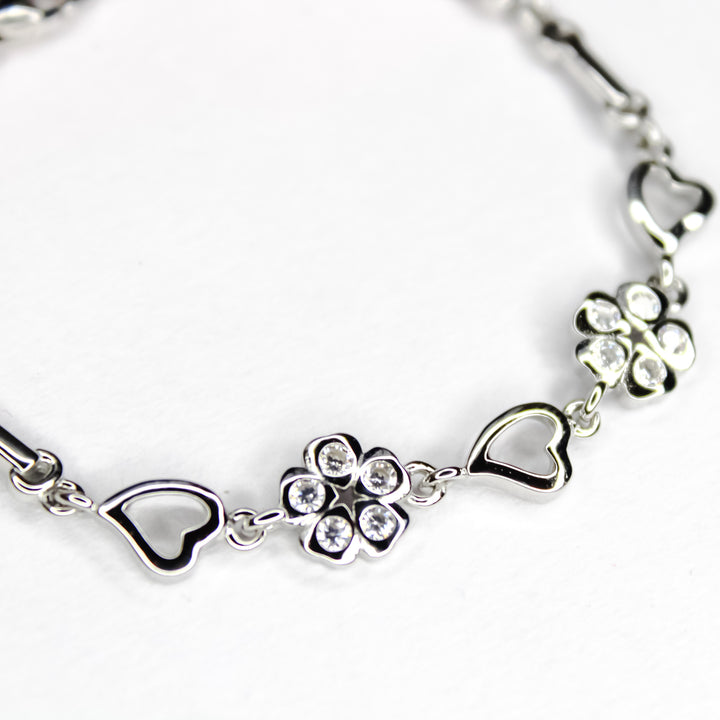 Amorisa Petal Bracelet (Thin Wrist)