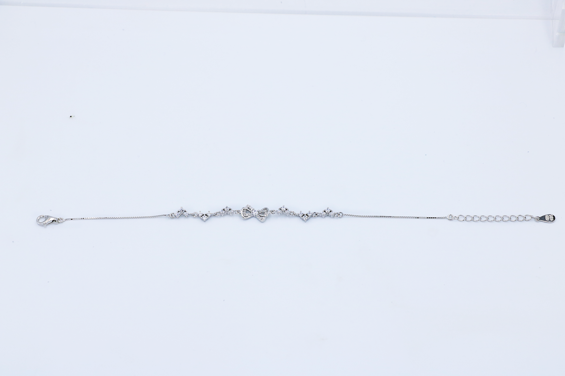 Knot Gleam Silver Bracelet