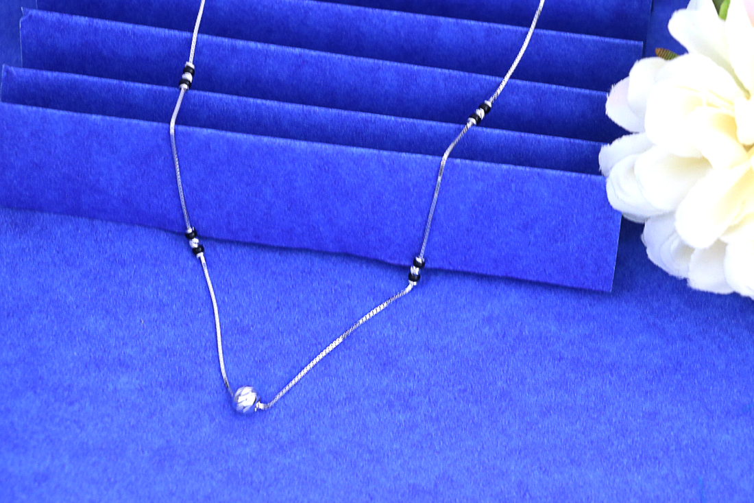 Nila Spark Silver Chain