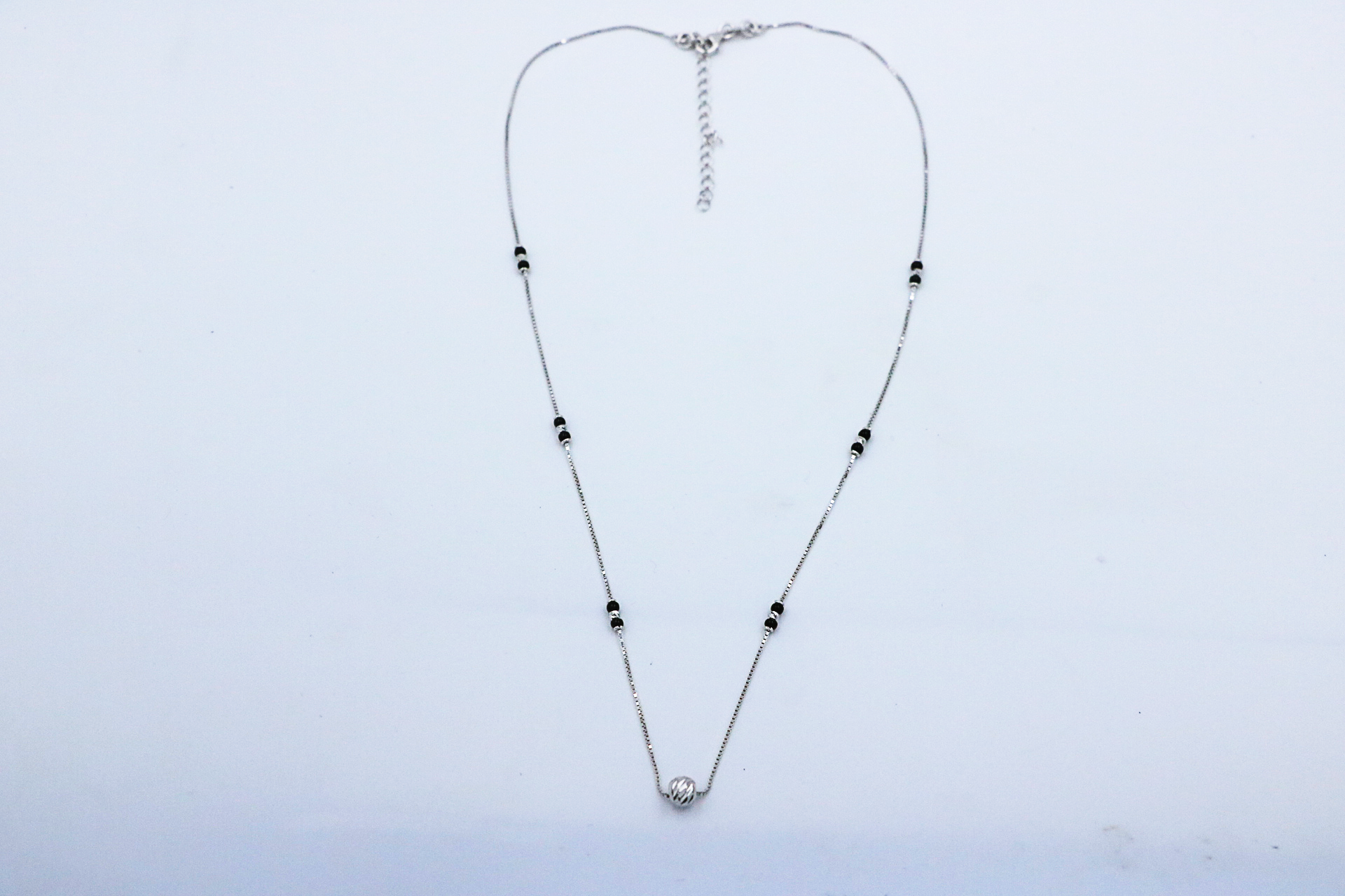 Nila Spark Silver Chain