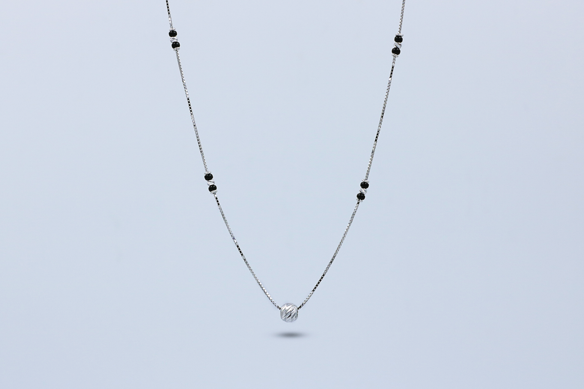 Nila Spark Silver Chain