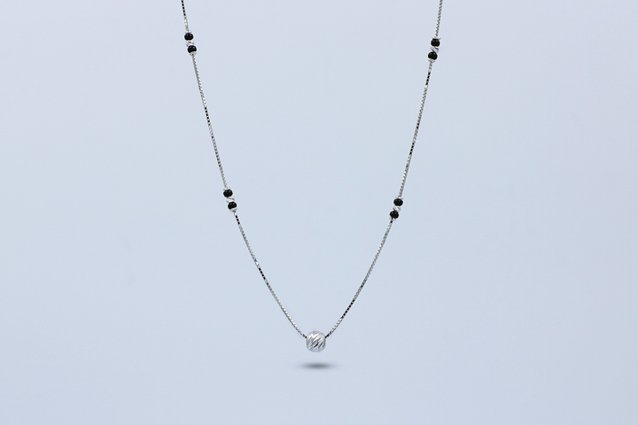 Nila Spark Silver Chain