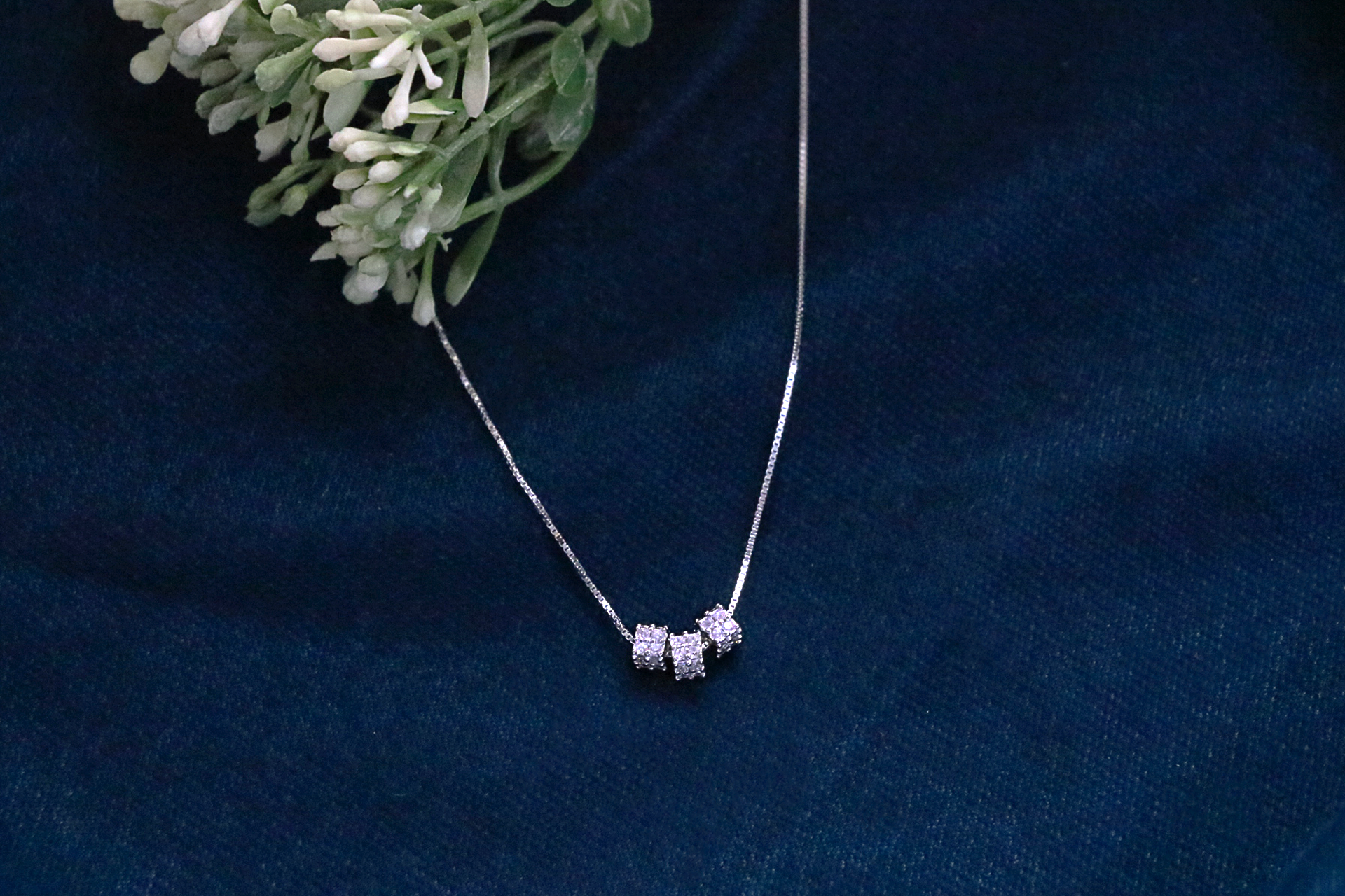 Trinity Gleam Silver Chain