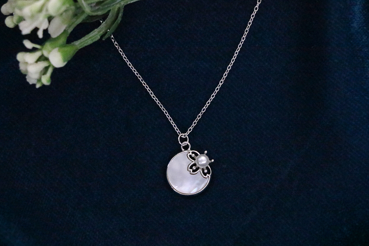 Lune Whisper Pendant Chain