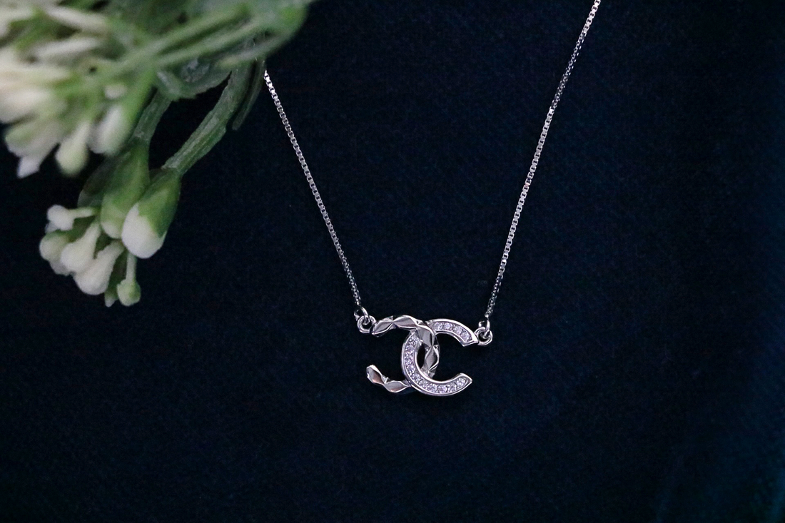 Link Whisper Pendant Chain