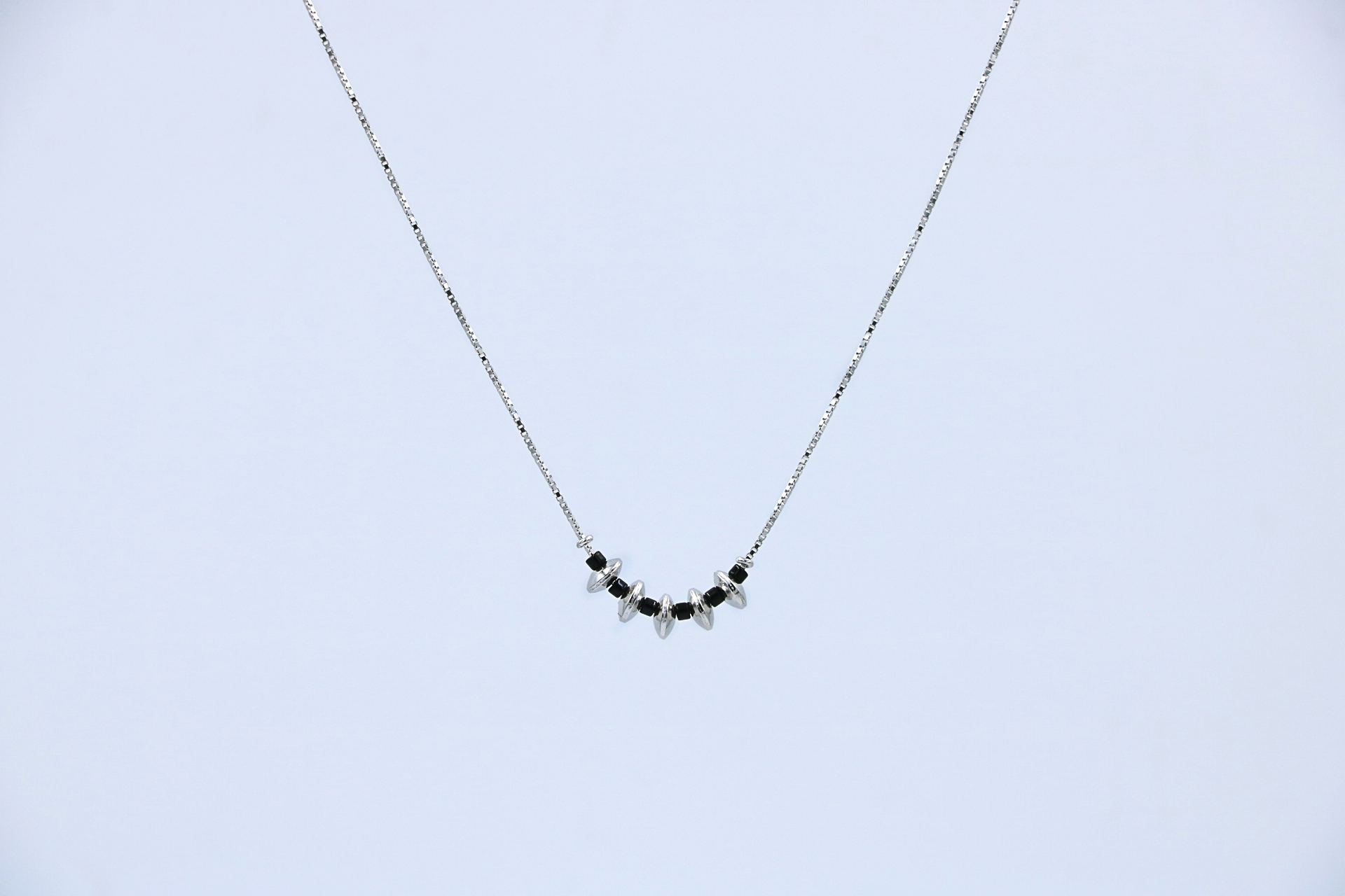 Noir Arc Pendant Chain