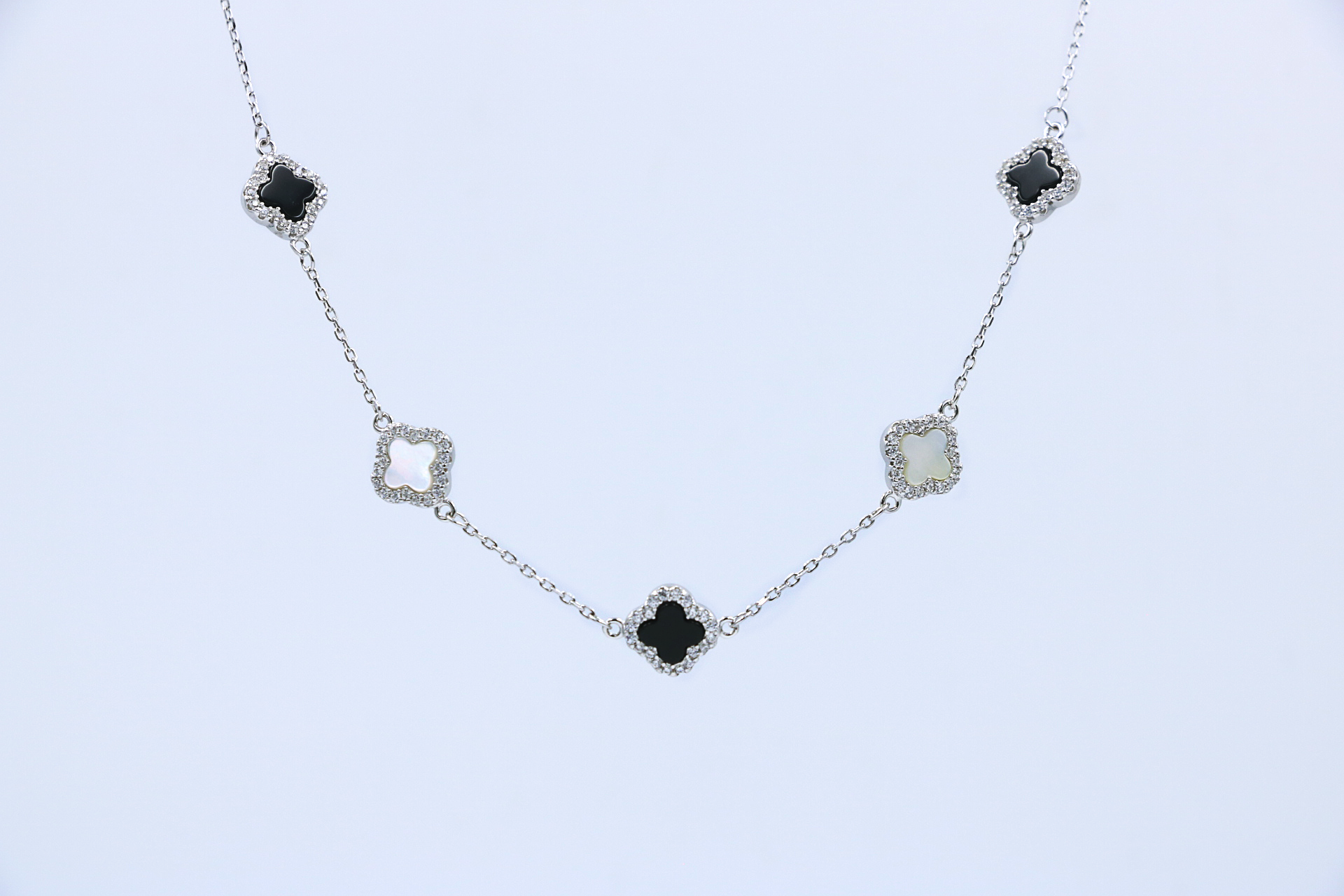 Quatre Veil Pendant Chain