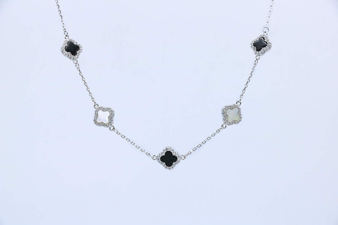 Quatre Veil Pendant Chain