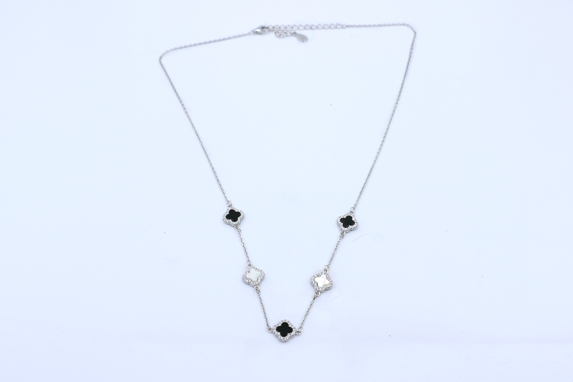 Quatre Veil Pendant Chain