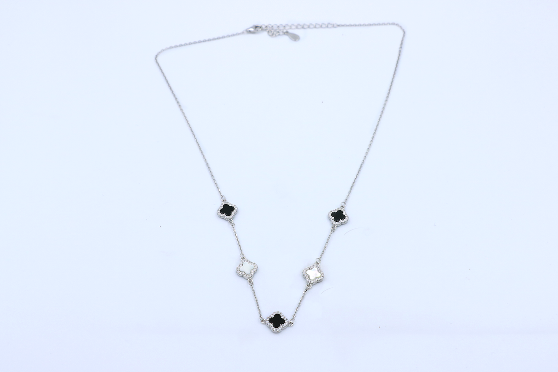 Quatre Veil Pendant Chain