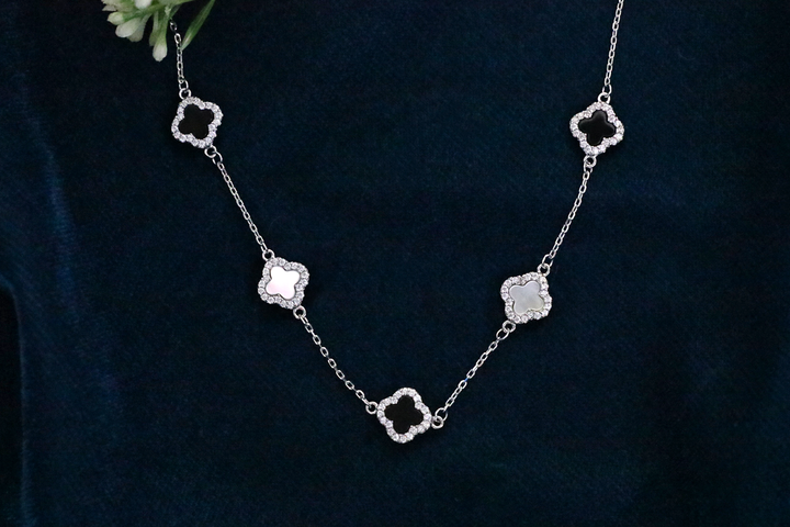 Quatre Veil Pendant Chain