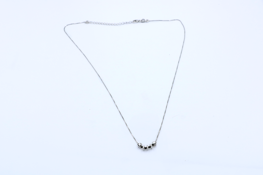 Noir Arc Pendant Chain