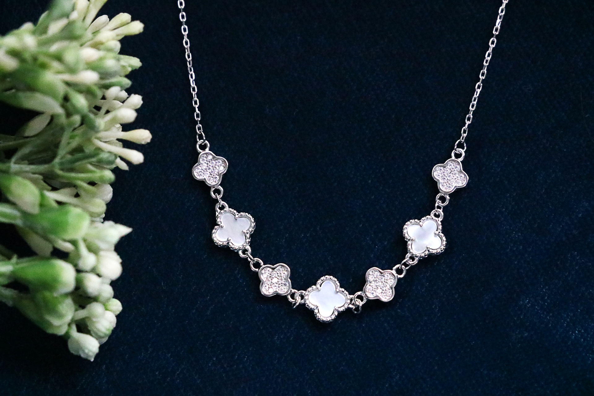 Veil Quatre Pendant Chain