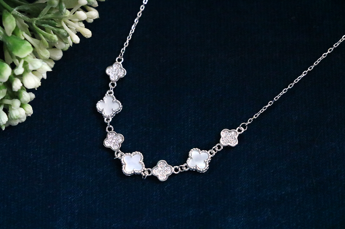 Veil Quatre Pendant Chain