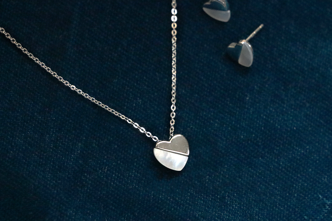 V Half Pendant Chain