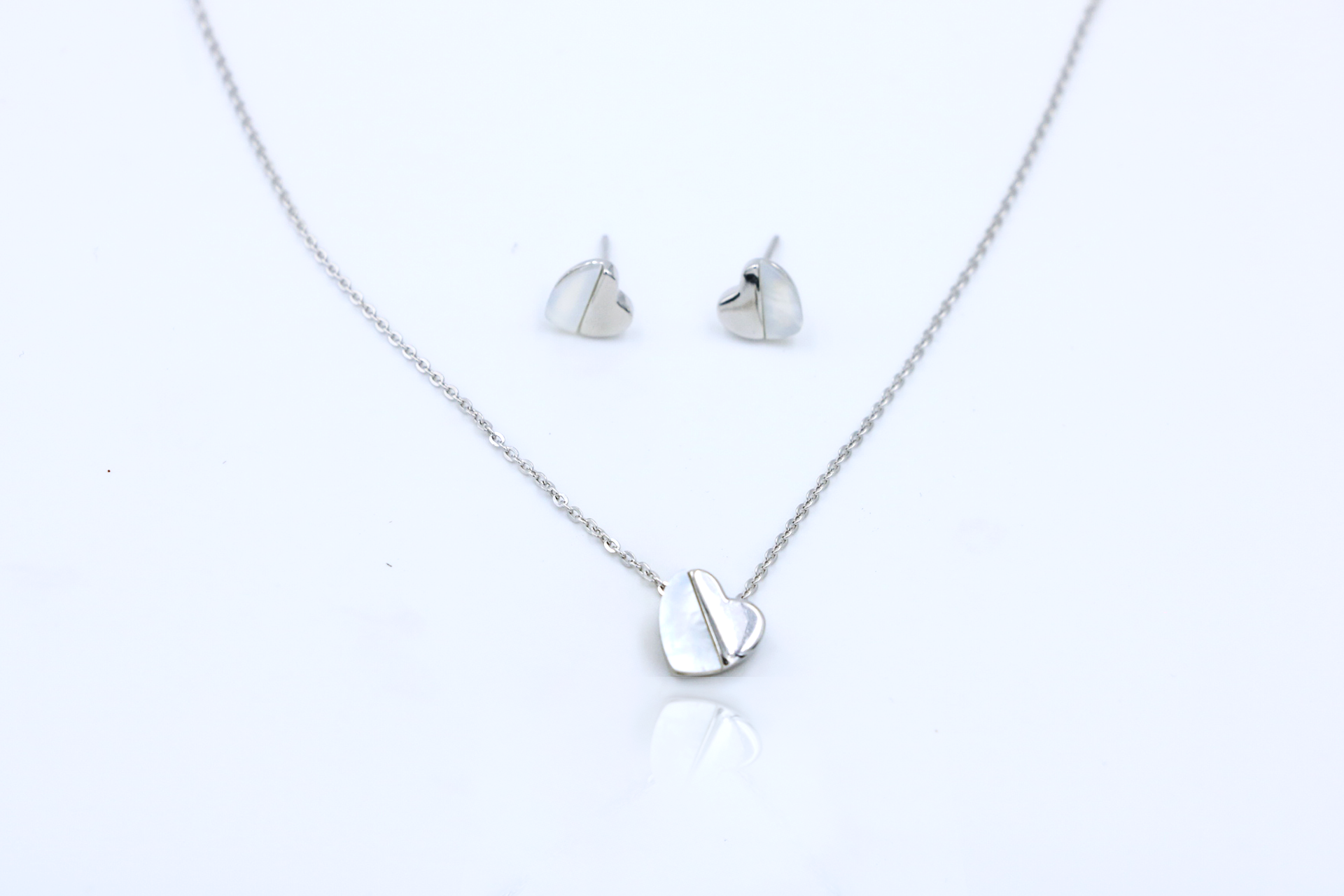 V Half Pendant Chain