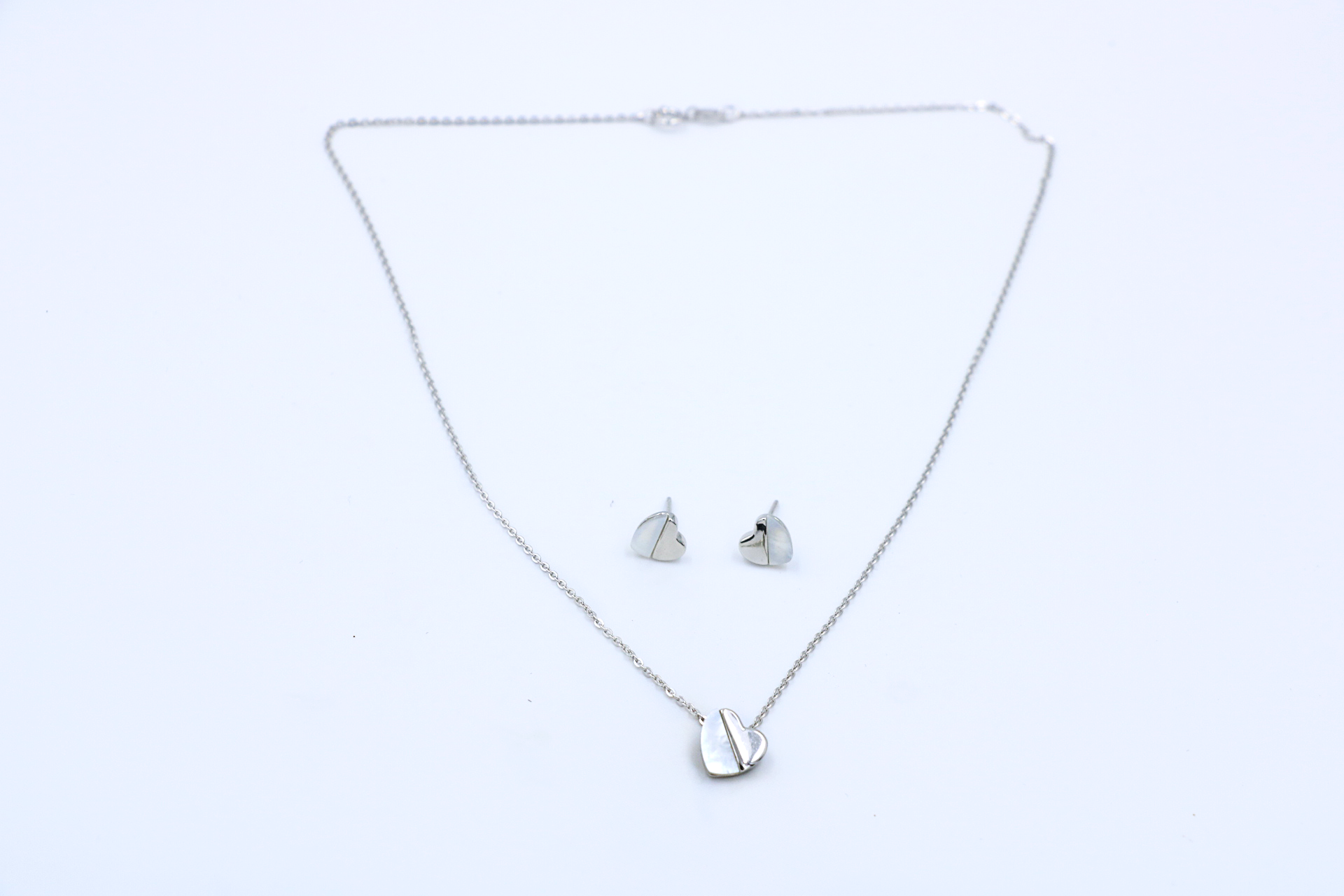 V Half Pendant Chain