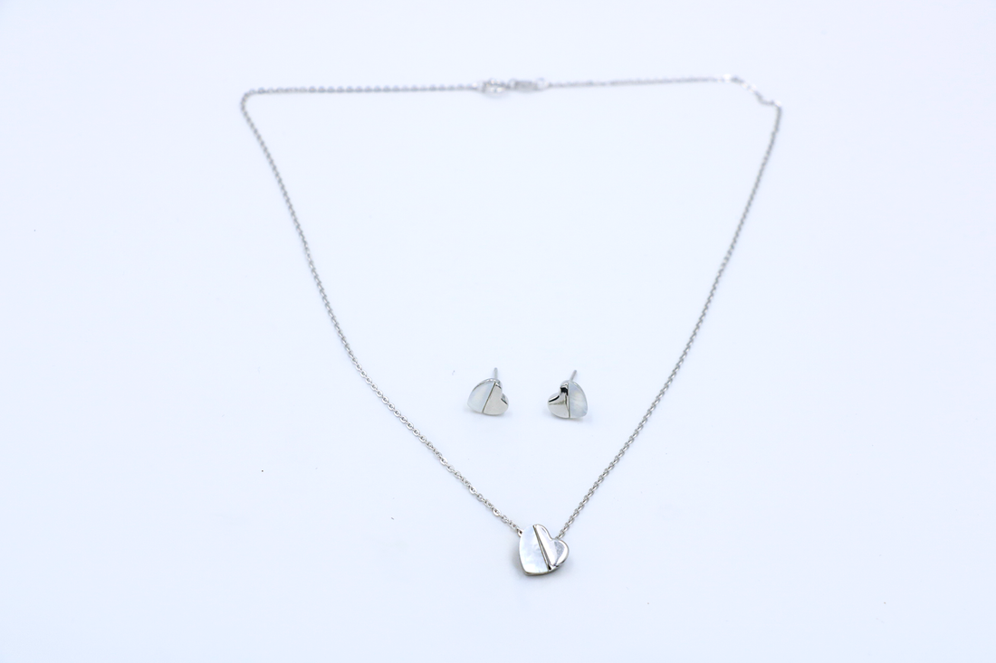 V Half Pendant Chain