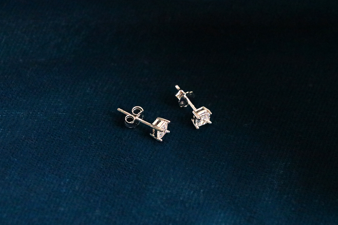 Vela Cube Studs