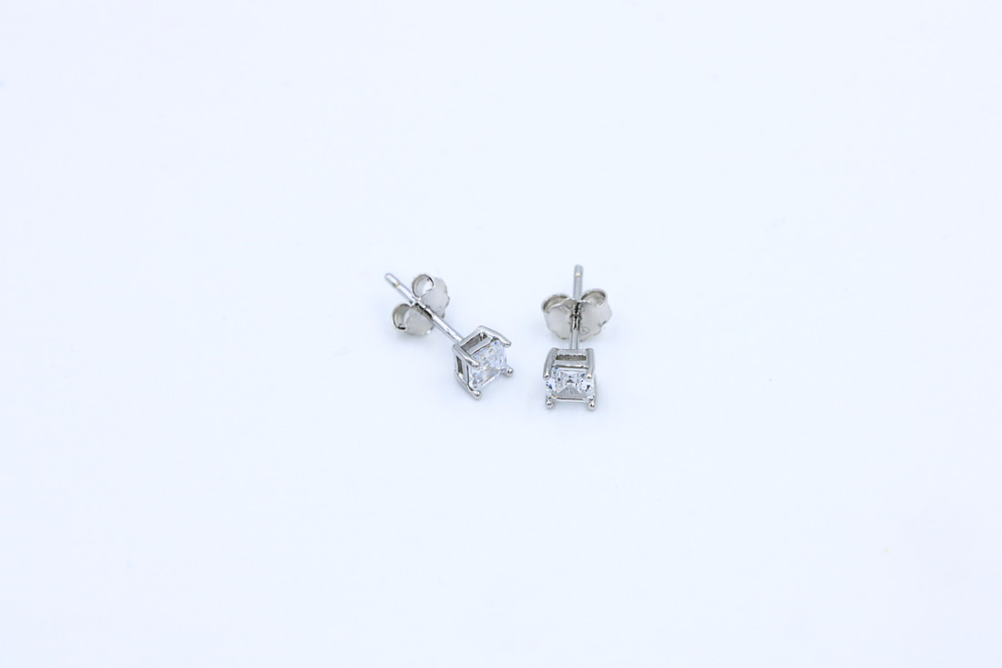 Vela Cube Studs