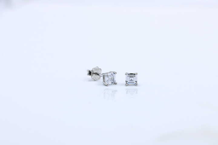 Vela Cube Studs