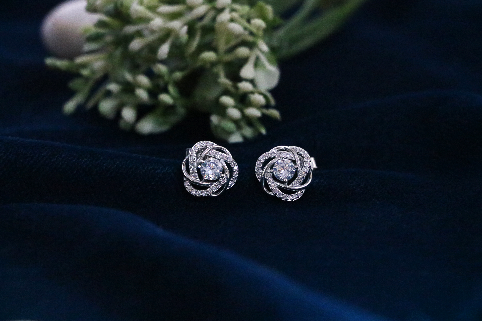 Sira Knot Studs
