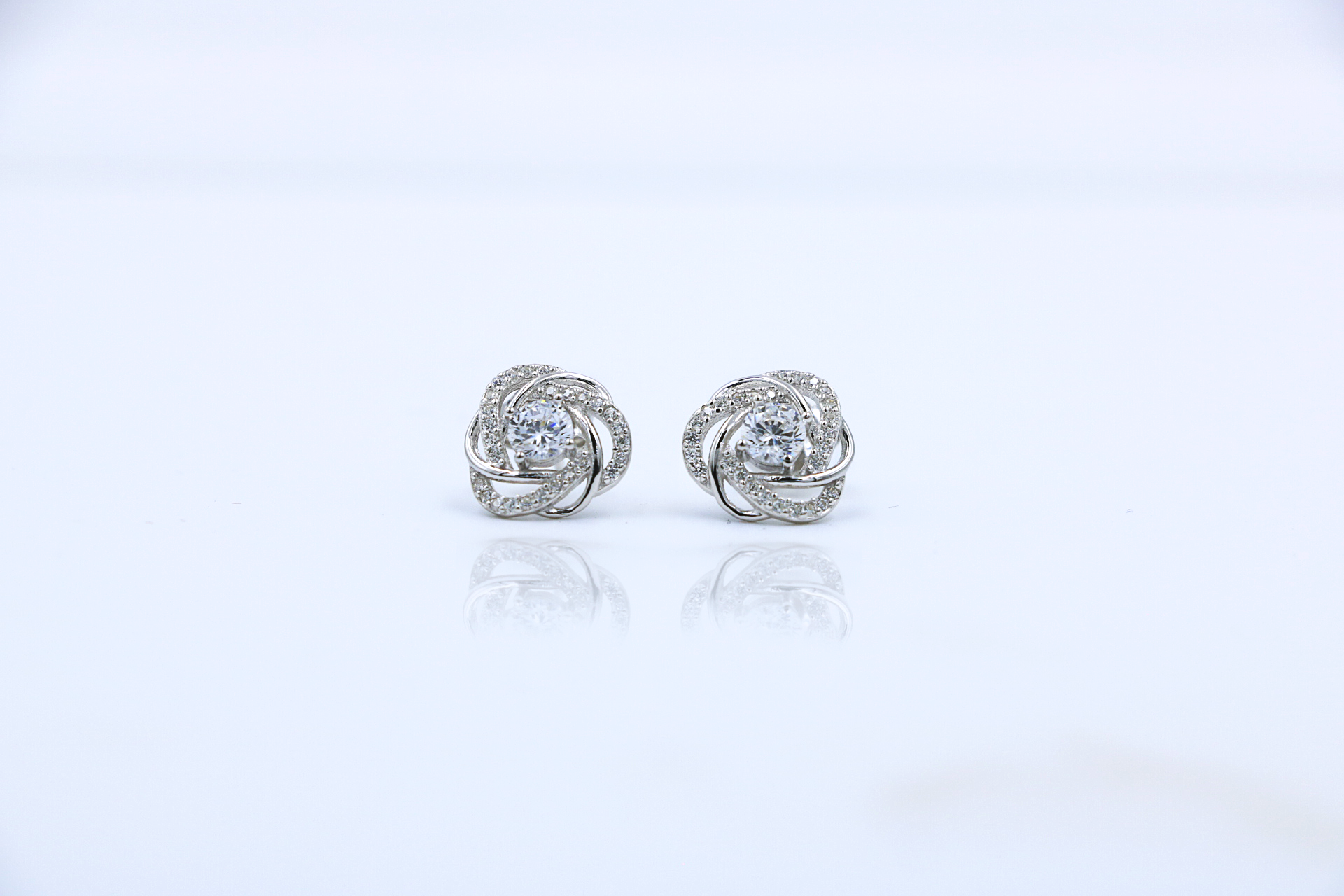 Sira Knot Studs