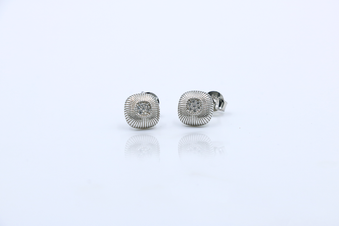 Mira Flute Studs