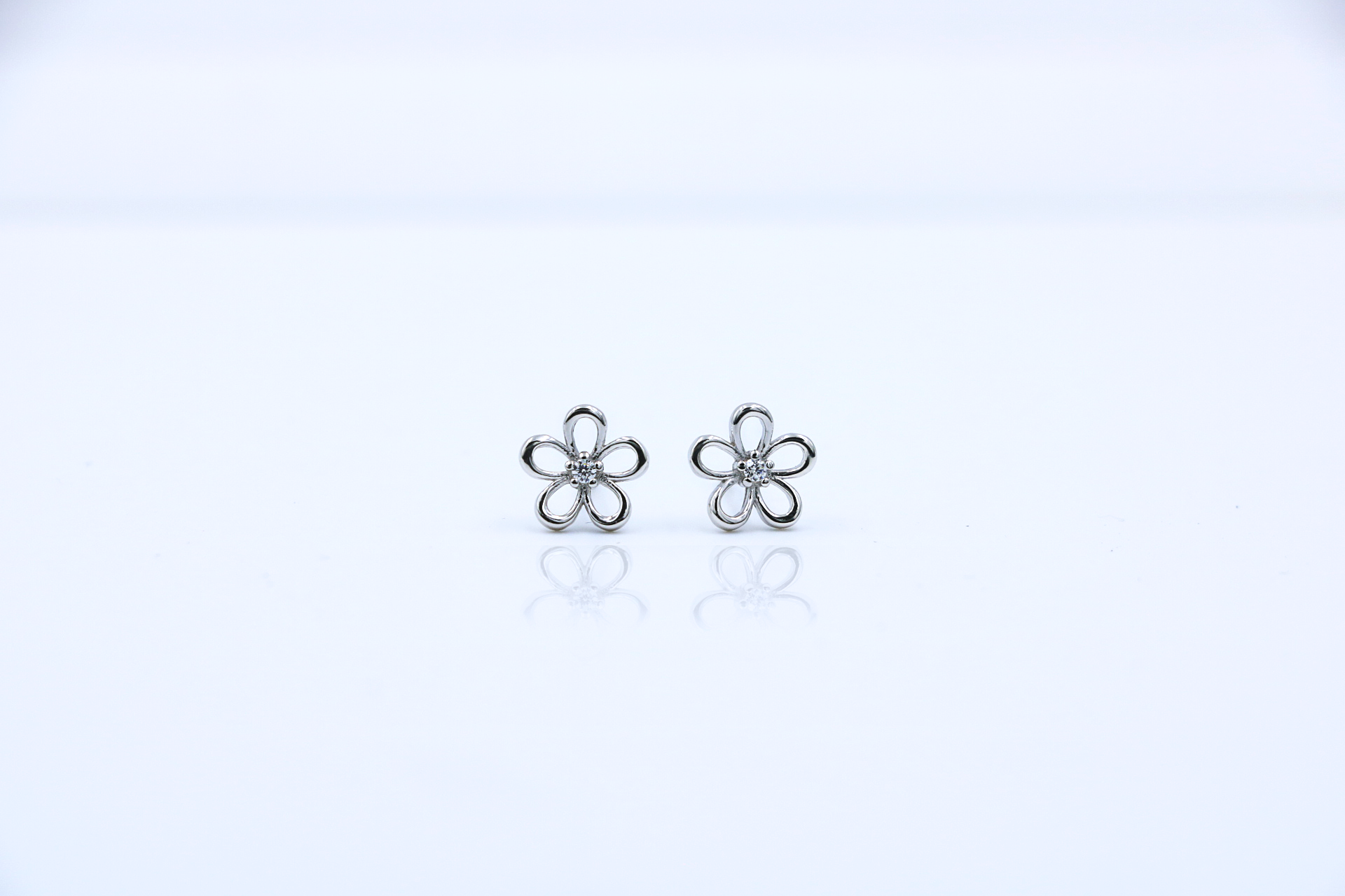 Zola Petal Studs