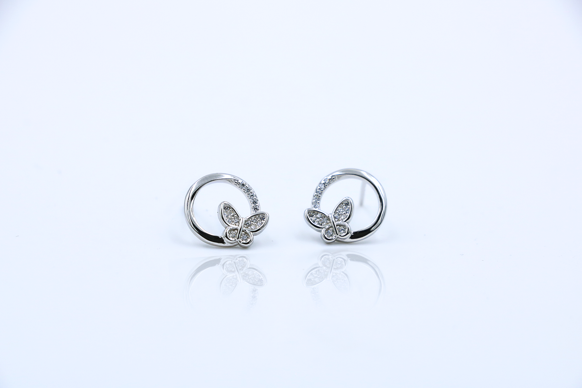 Piya Wing Hoops