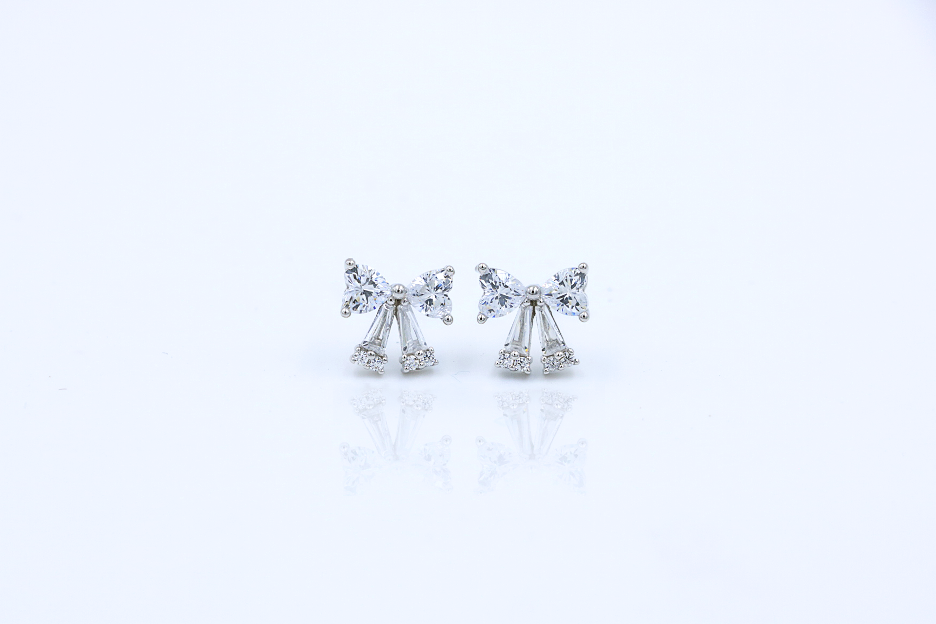 Luma Bow Studs