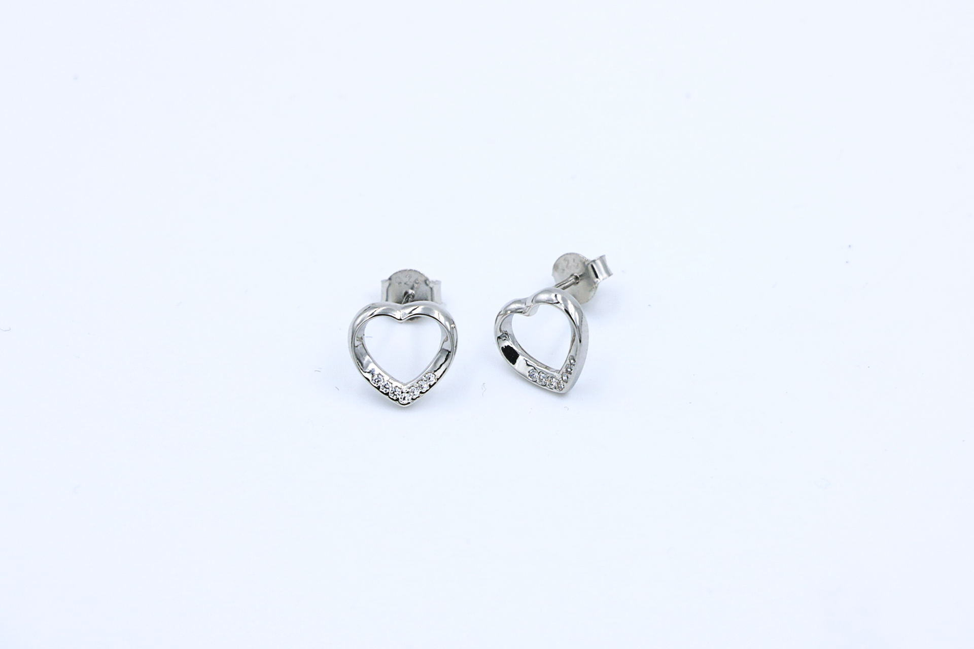 Lira Heart Studs
