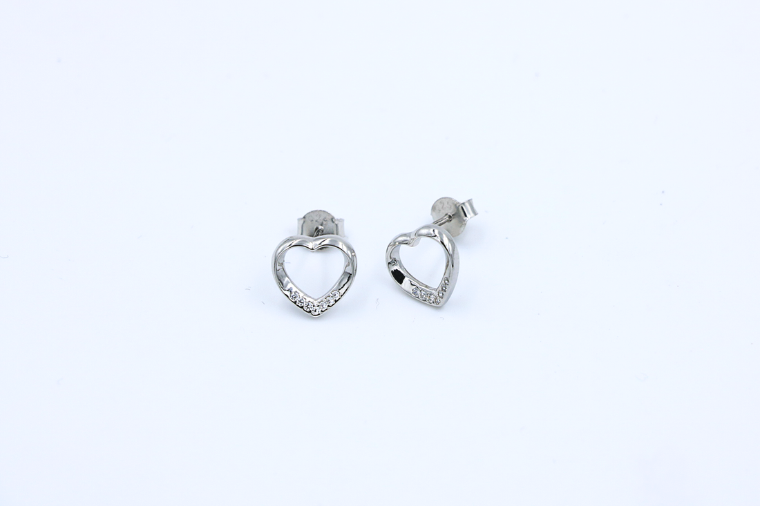 Lira Heart Studs