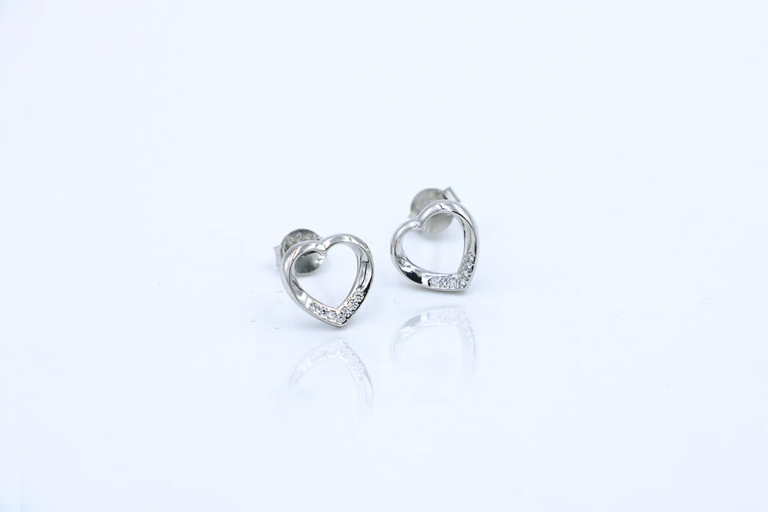 Lira Heart Studs