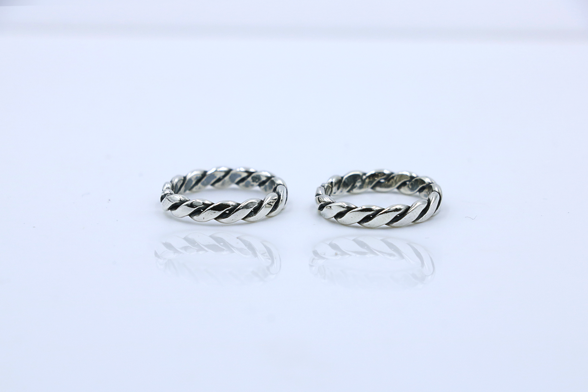 Twirl Helix Toe Ring