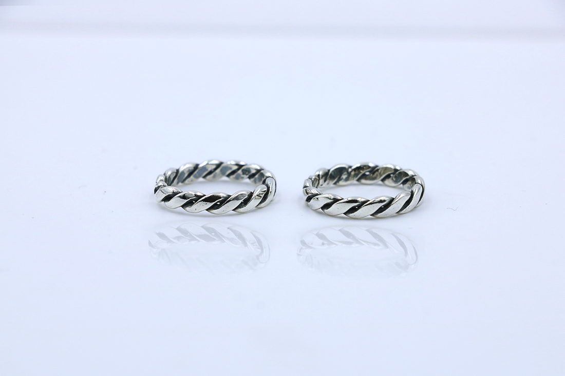 Twirl Helix Toe Ring