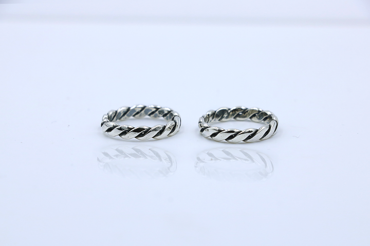 Twirl Helix Toe Ring