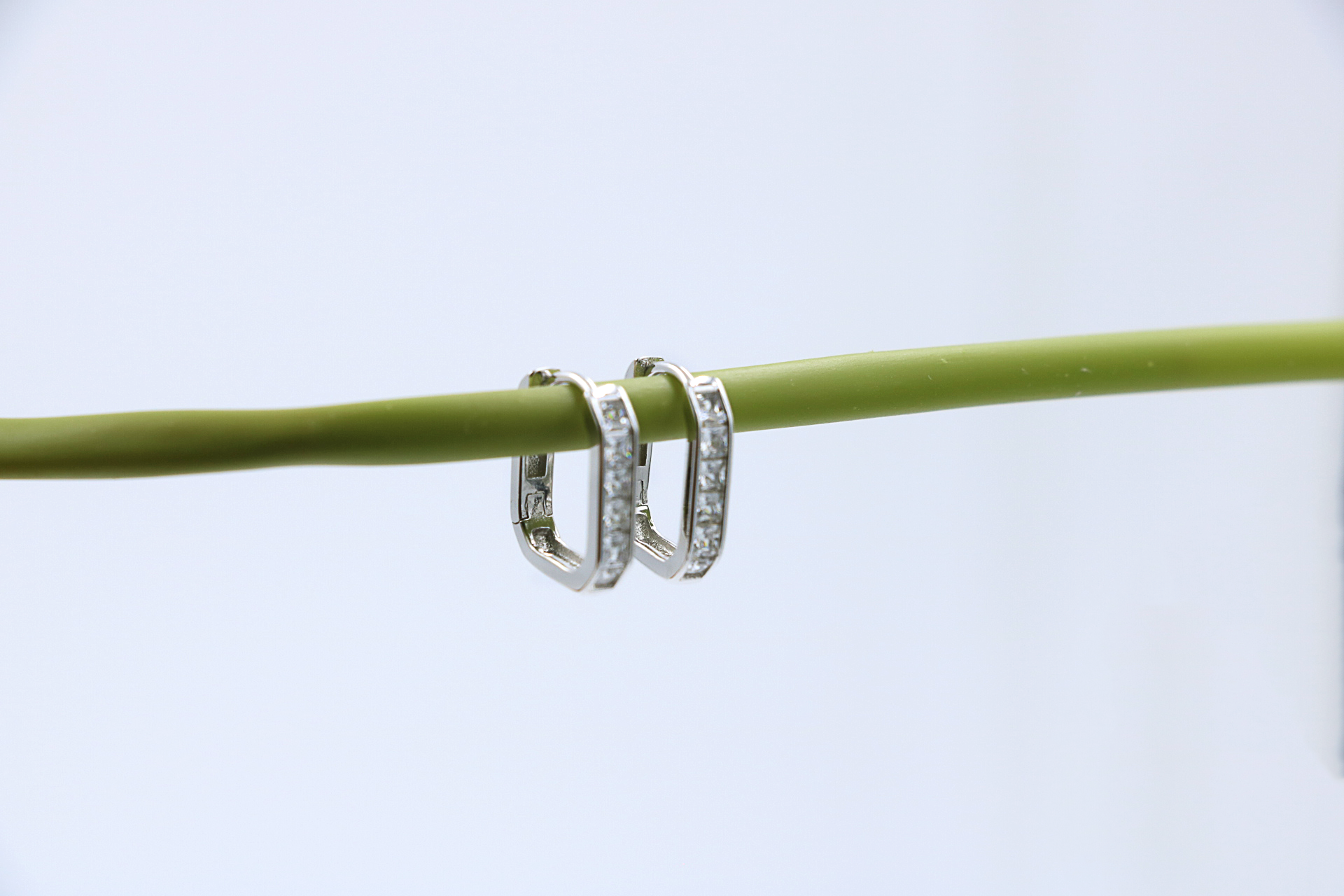 Zara Frame Balis