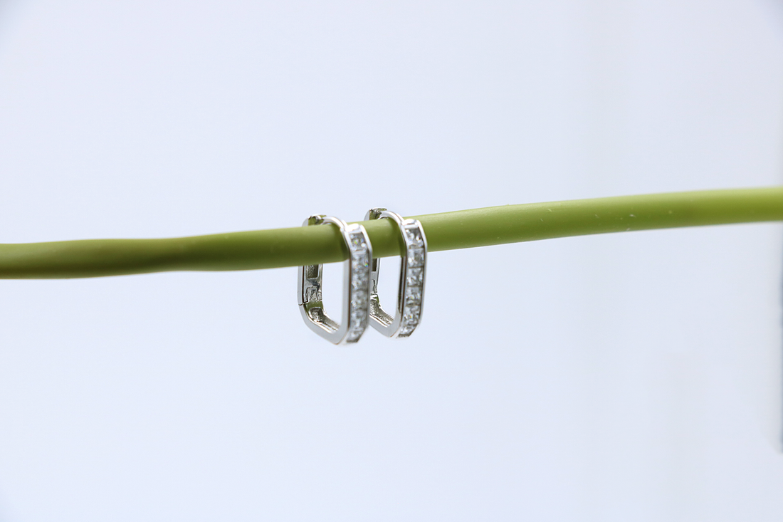 Zara Frame Balis